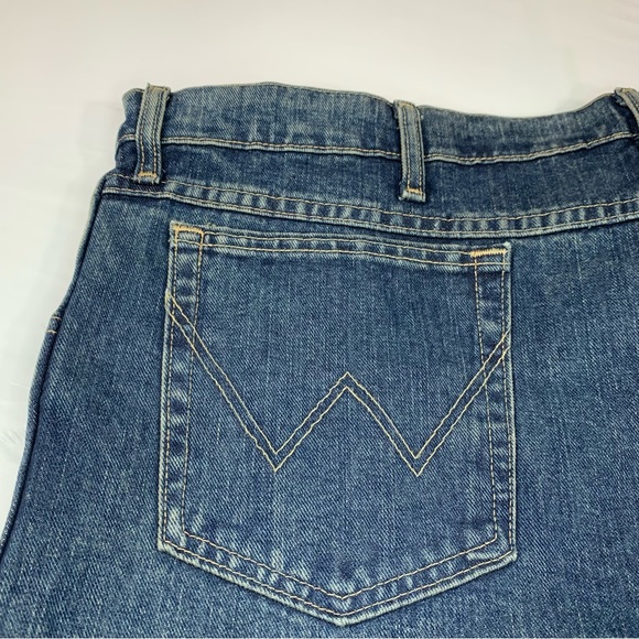 Wrangler Rugged Wear Jeans Relaxed Straight 46x32 NWT - Picture 10 of 12